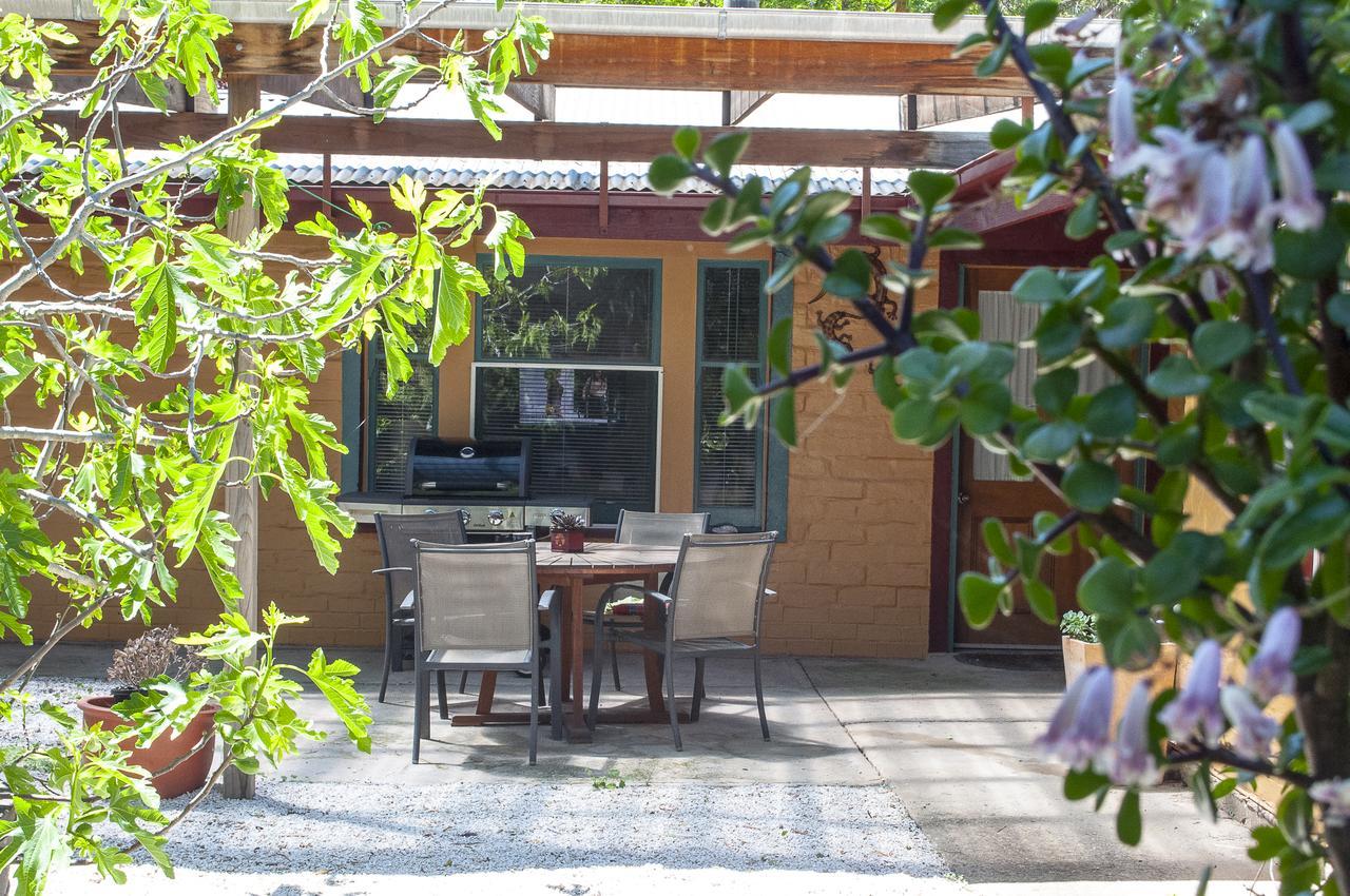 Trevalia Accommodation Penwortham Экстерьер фото